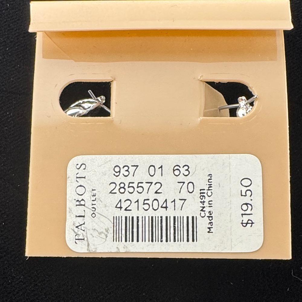 TALBOTS 4 Piece Jewelry Bundle Holiday Penguin Brooch 2 Bracelets Silver Hoops‎ - Picture 6 of 16